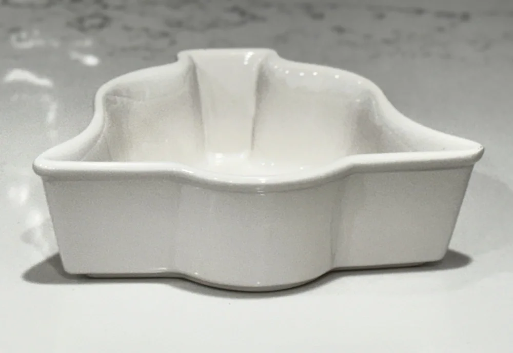 Chantal Christmas Bell Baking Dish White Ceramic Holiday Serving Bowl 2 Cup Oven